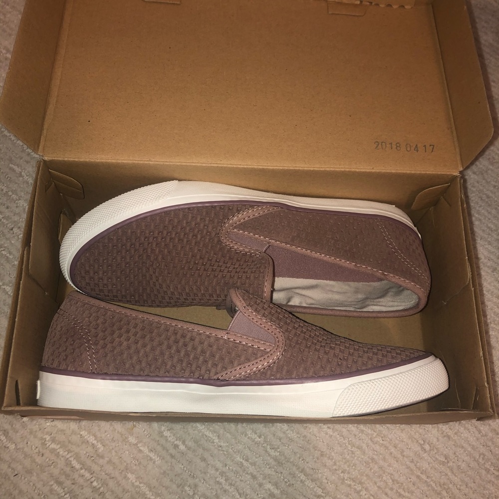 Sperry women’s seaside emboss sneakers